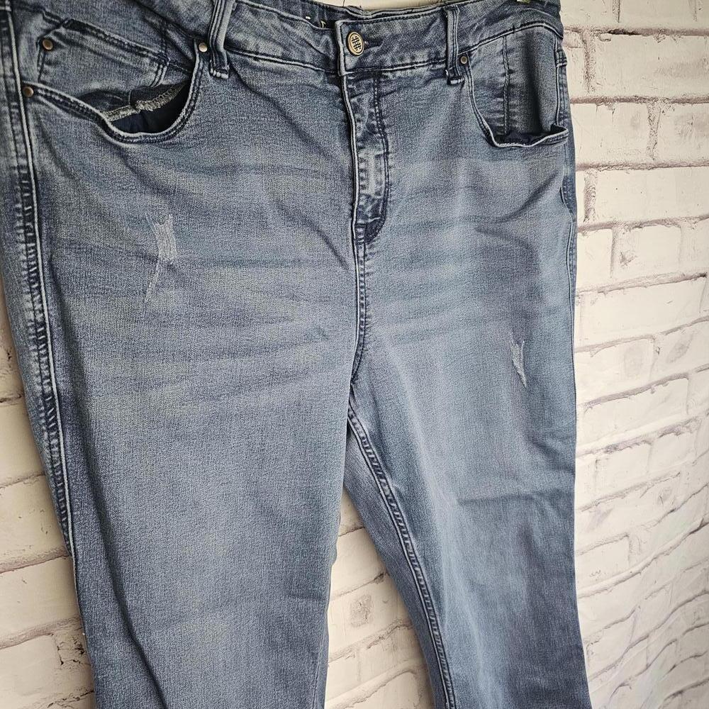 Laurie Felt Medium Wash Jeans - Picture 2 of 4